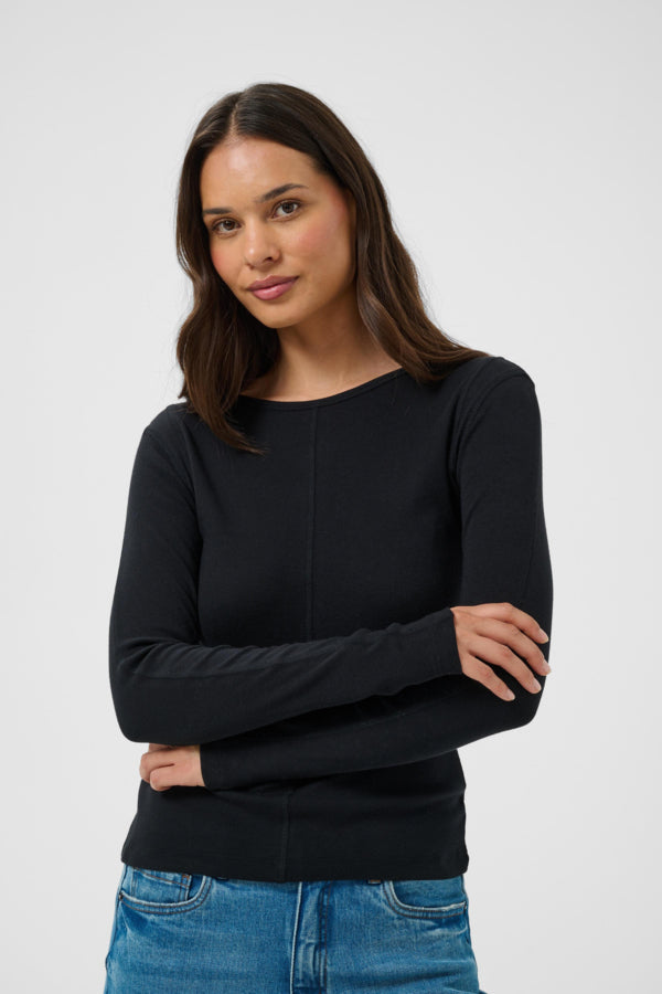 Gretchen bolur svartur