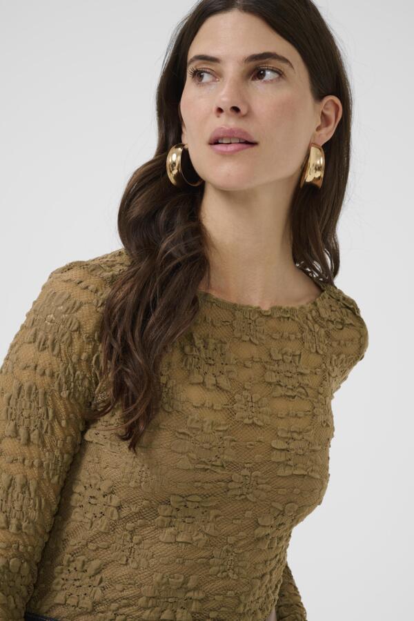 maddie bolur - Daría