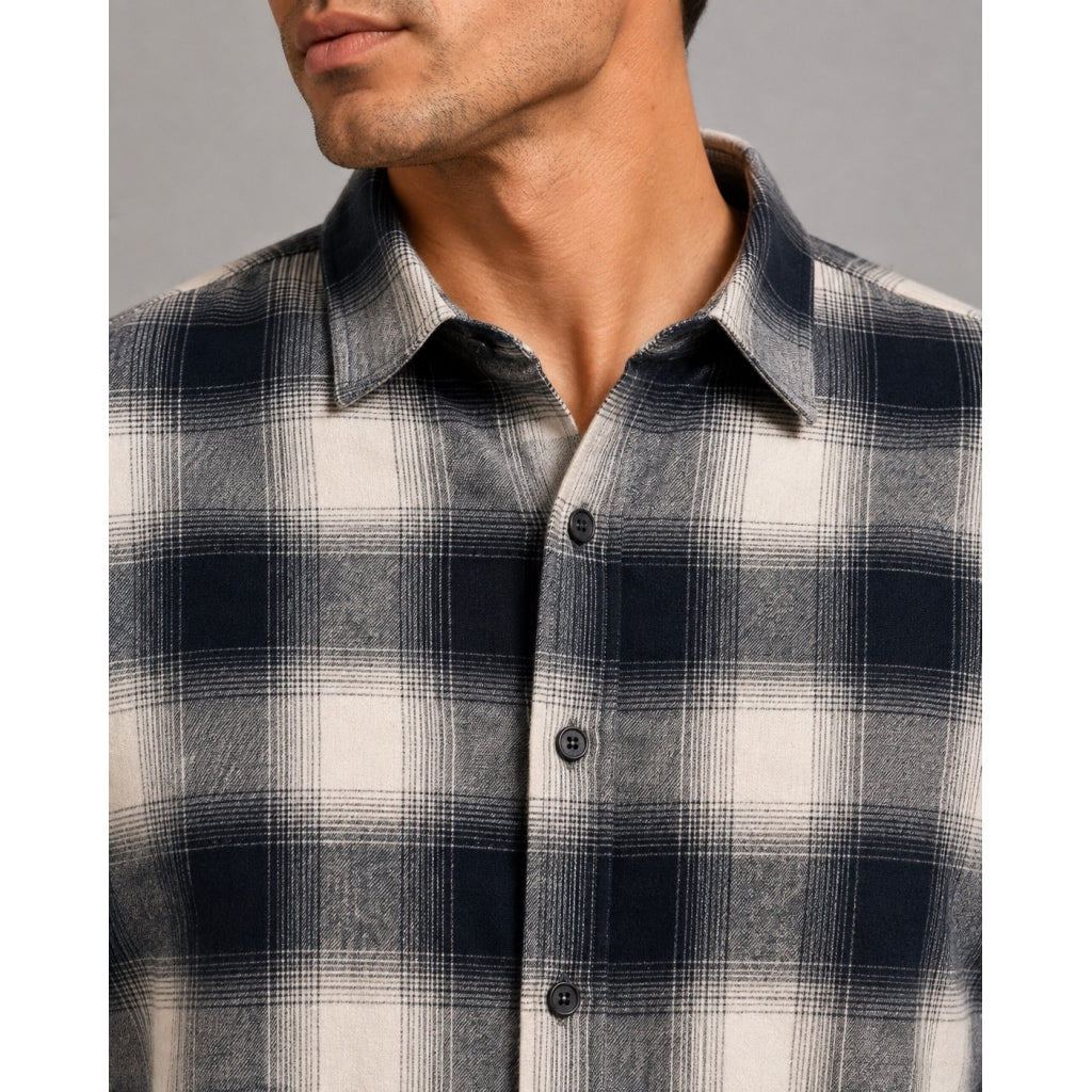 ESKE KÖFLÓTT FLANNEL SKYRTA - Ecru/Dark navy